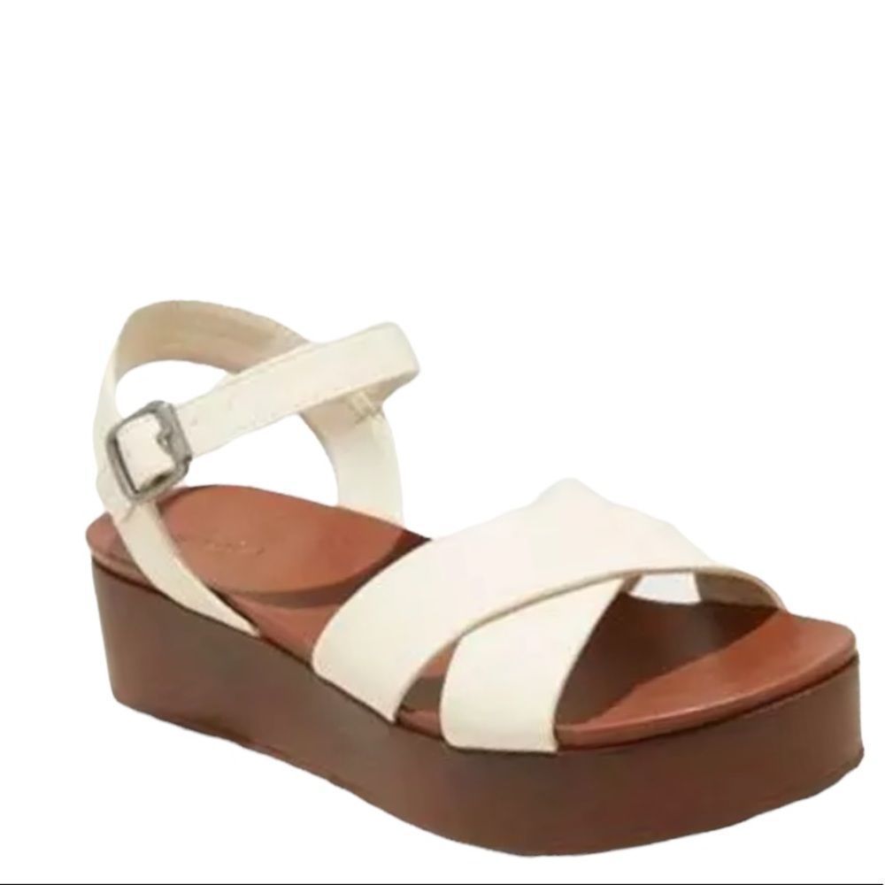 Universal Thread Billi Faux Leather Wood Bottom Crossband Platform Sandals